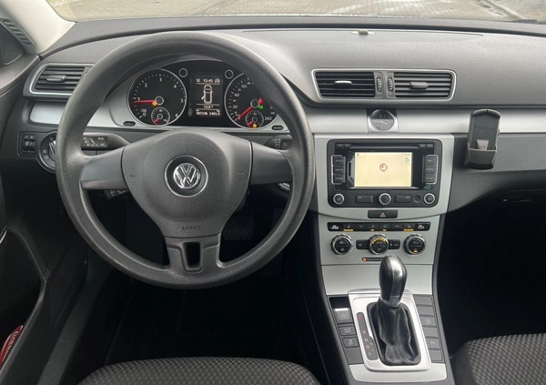 Volkswagen Passat cena 21500 przebieg: 307246, rok produkcji 2011 z Szamocin małe 529